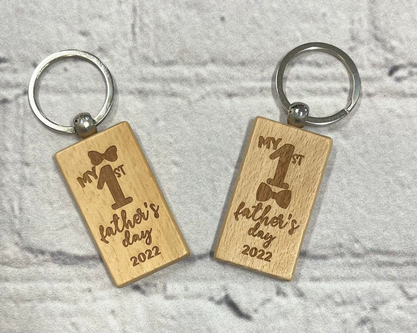 Personalized Wood Keychains, Father's Day Gifts, Graduation, Groomsman, Laser Engraved Keychains